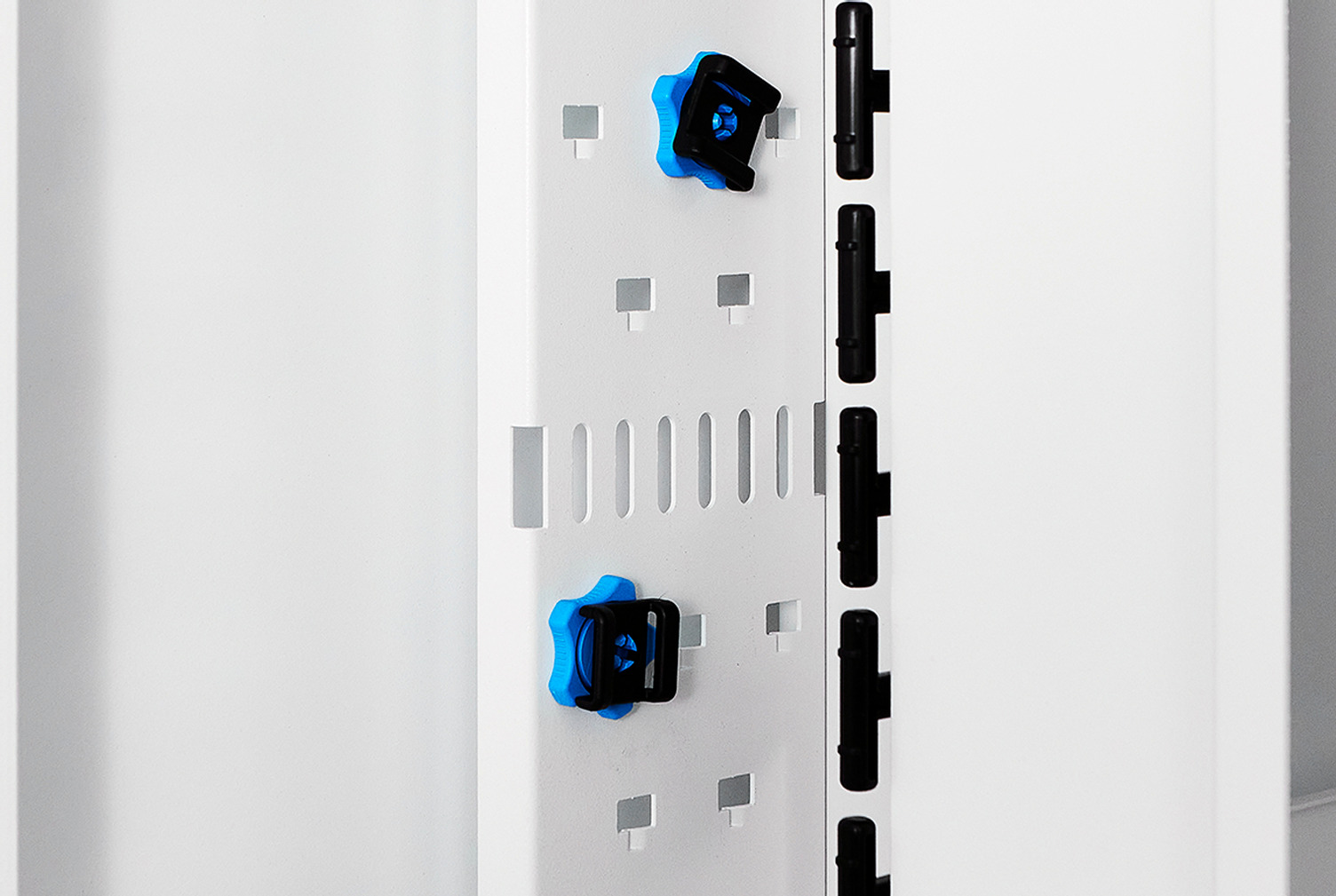 Cable Lashing Panel for ZetaFrame® Cabinet - Image 0